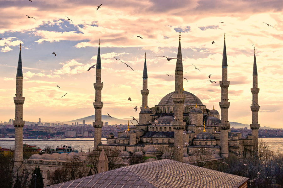Planning a Trip to Türkiye? Make Sure You Include These 6 Turkish Delights