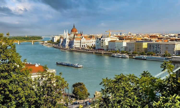rhine vs danube river cruise