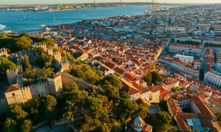 Best Time to Visit Portugal: A Seasonal Travel Guide