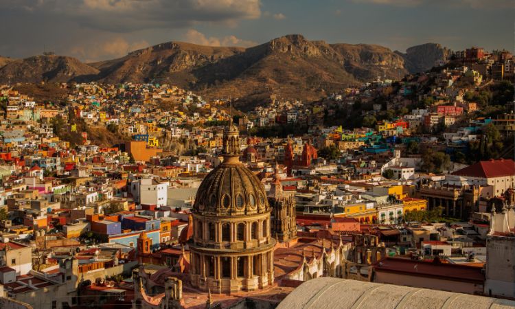is it safe to travel to mexico