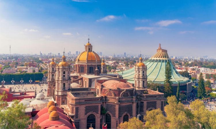 is it safe to travel to mexico